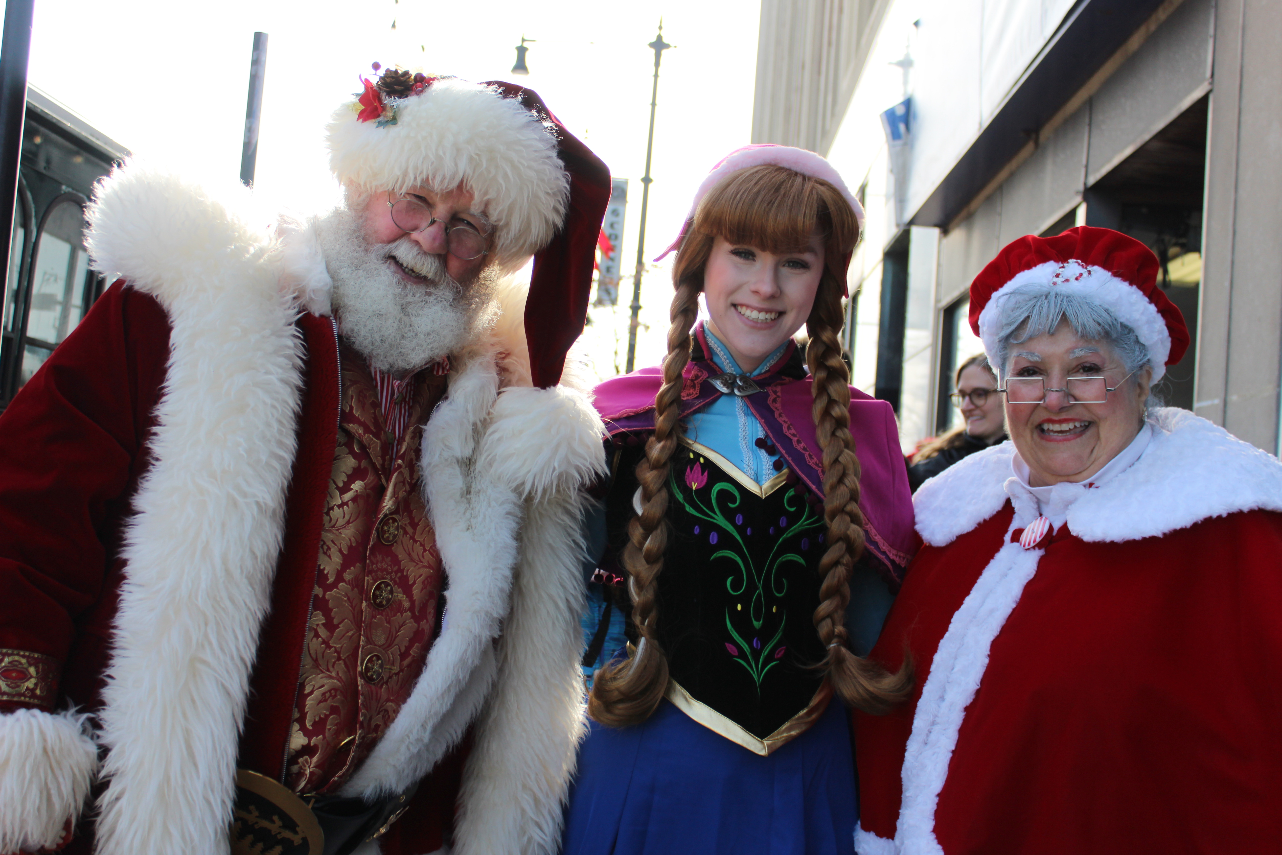 Anna meeting Mr. and Mrs. Claus